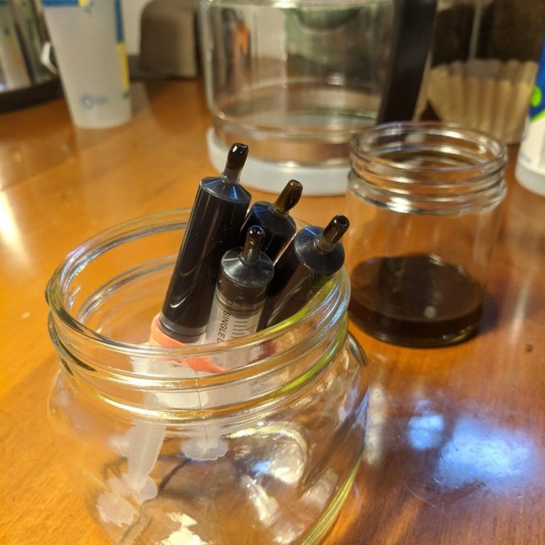 Rick Simpson Oil in syringes